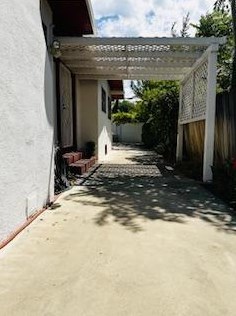 126 Minaret Ave, Turlock CA 95380-4162 exterior