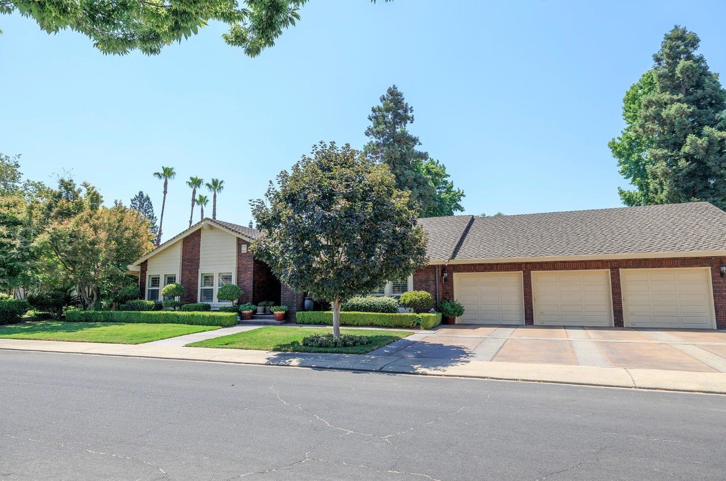 2600 Barola Ln, Modesto, CA 95356