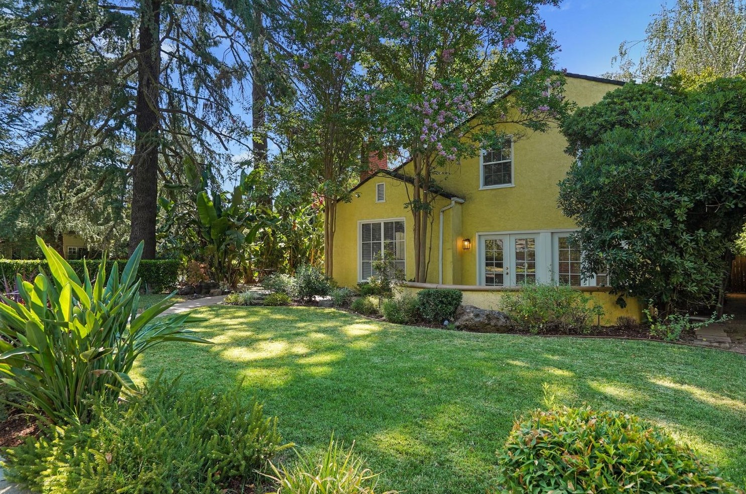 3854 Mckinley Blvd, Sacramento, CA 95816-3430