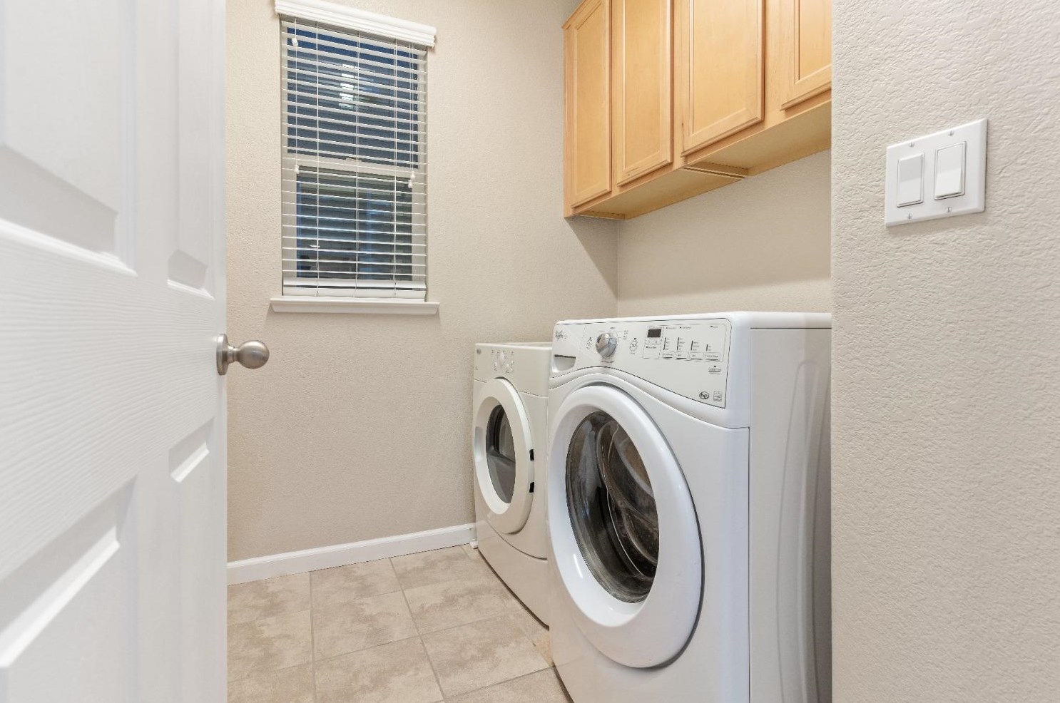 8206 Crystal Walk Cir, Elk Grove CA  95758-8081 exterior
