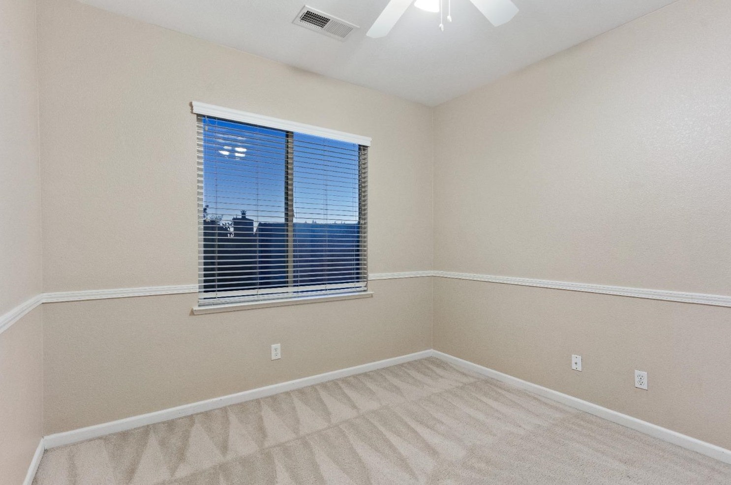 8206 Crystal Walk Cir, Elk Grove CA  95758-8081 exterior