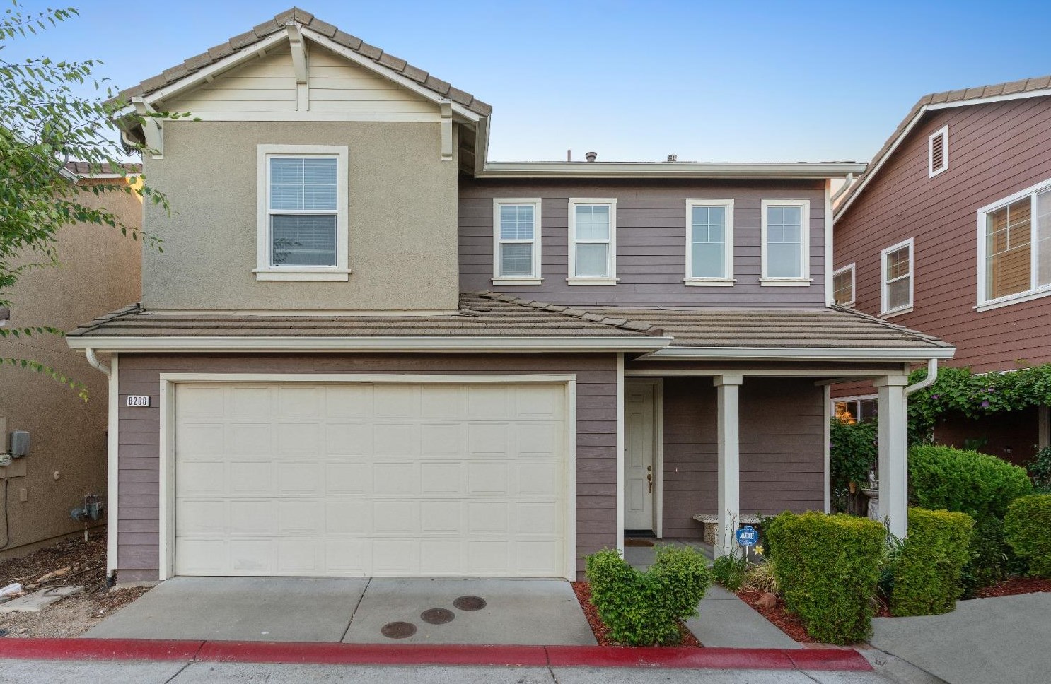 8206 Crystal Walk Cir, Elk Grove CA  95758-8081 exterior