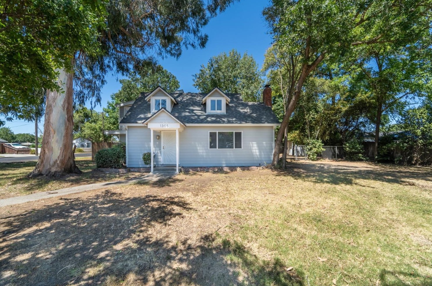 1305 Nelson Ave, Modesto, CA 95350