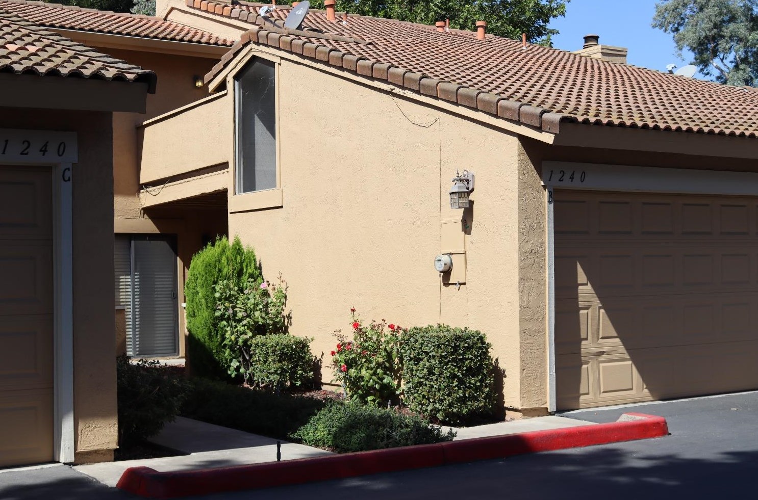 1240 W Roseburg Ave #b, Modesto, CA 95350