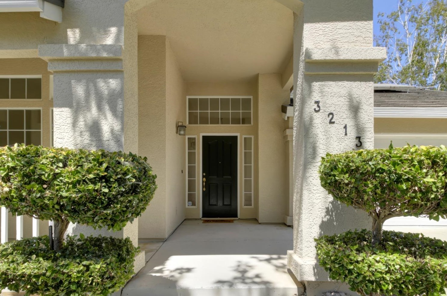 3213 Grimshaw Way, Elk Grove, CA 95758