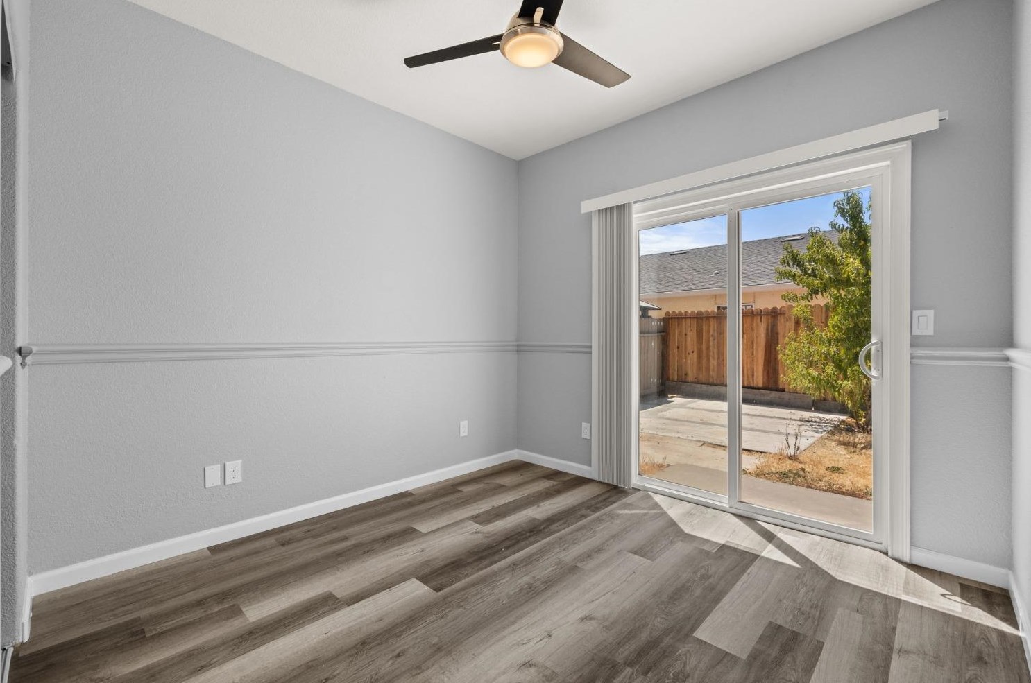 1444 Bell Ave, Sacramento CA  95838-2806 exterior