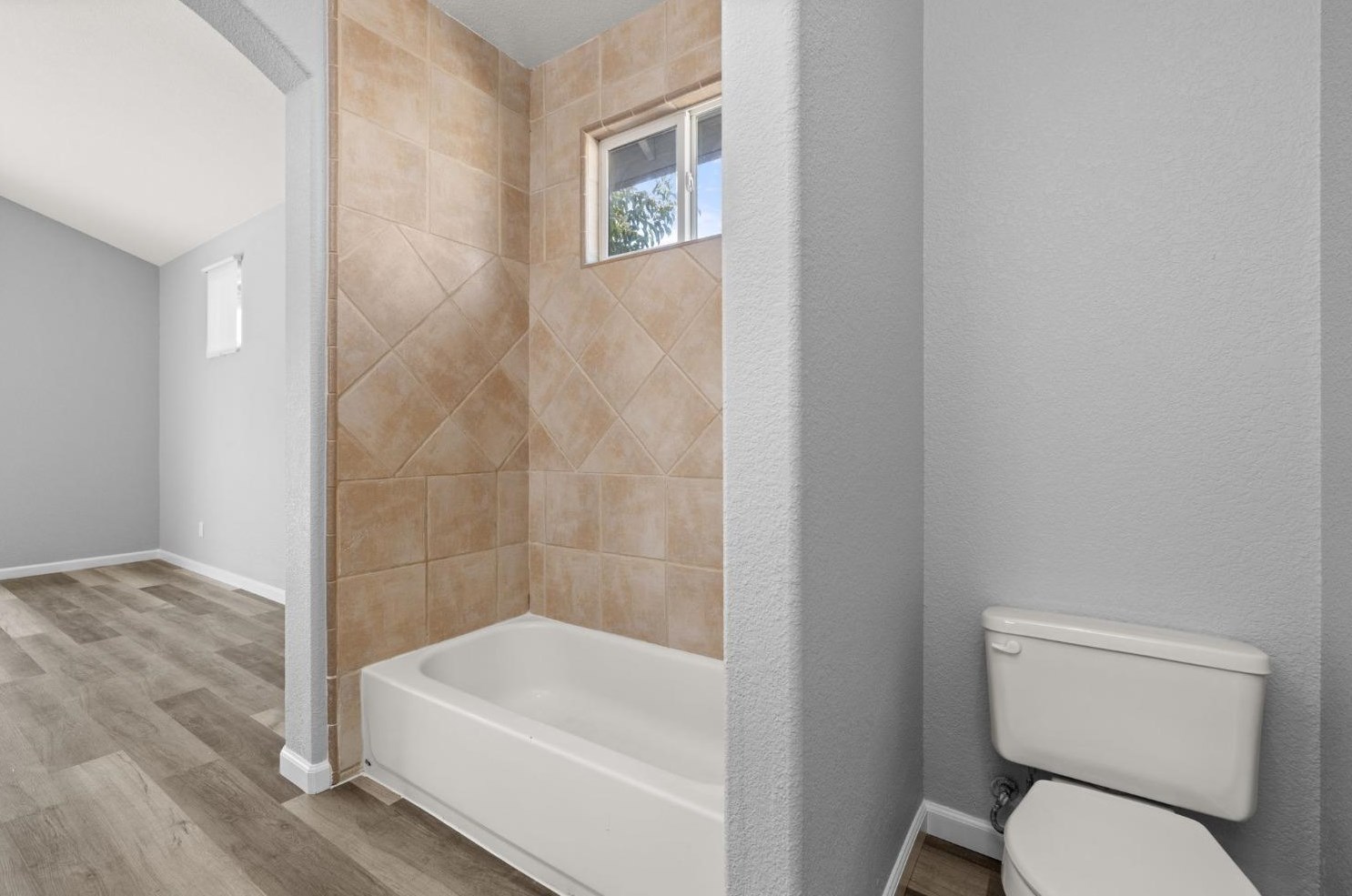 1444 Bell Ave, Sacramento CA  95838-2806 exterior