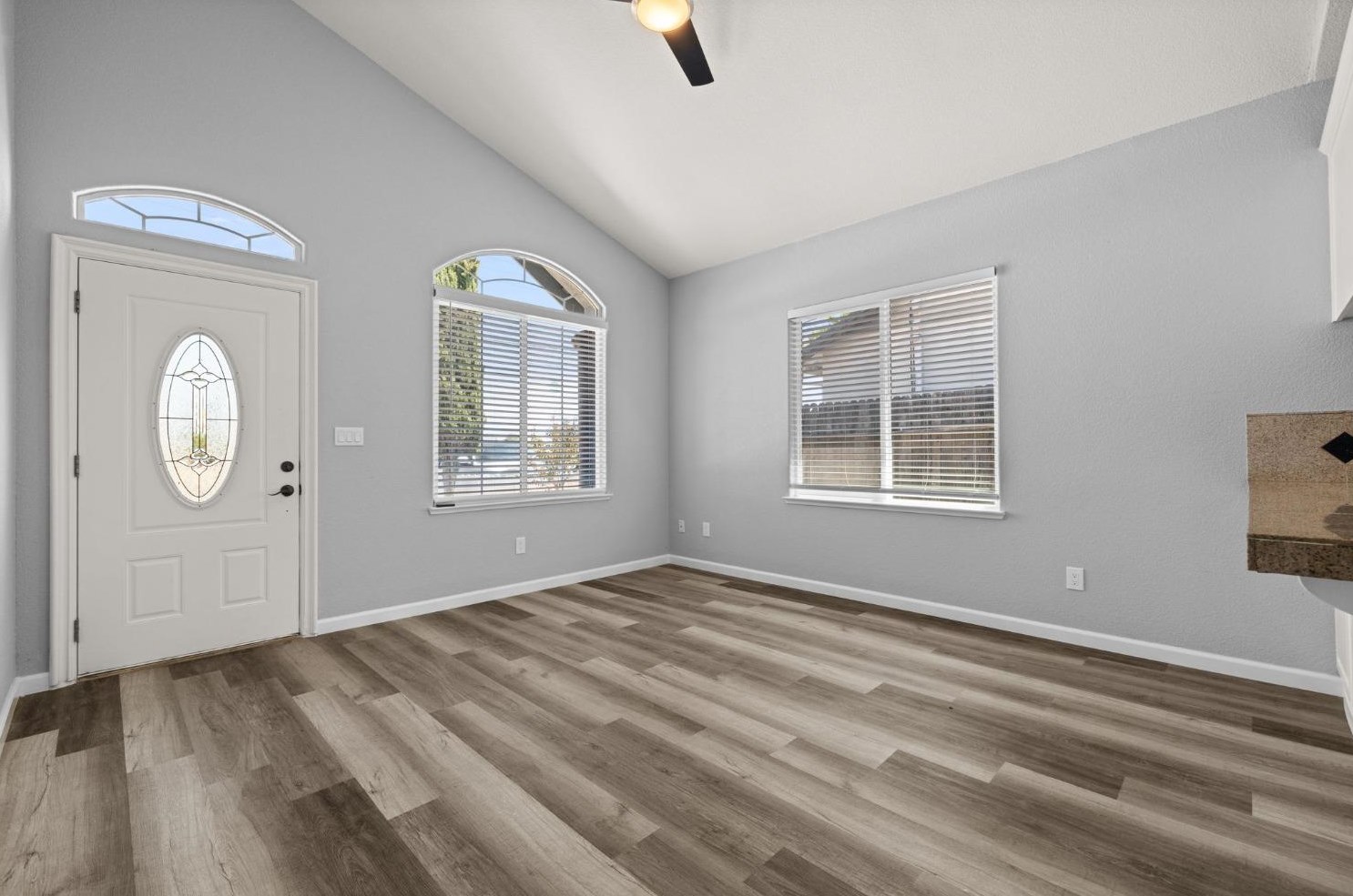 1444 Bell Ave, Sacramento CA  95838-2806 exterior