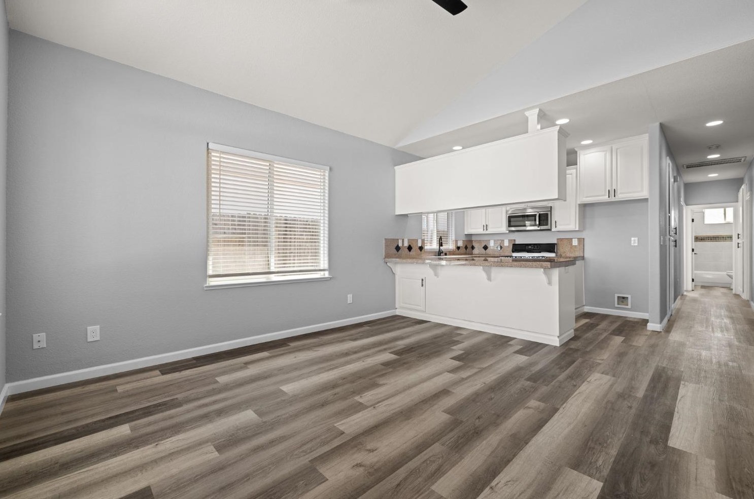 1444 Bell Ave, Sacramento CA  95838-2806 exterior
