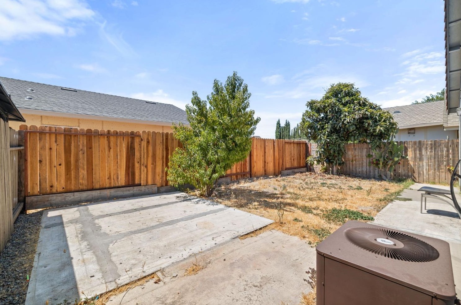 1444 Bell Ave, Sacramento CA  95838-2806 exterior