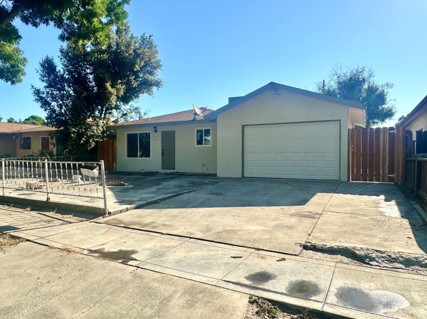1152 Q St, Newman, CA 95360