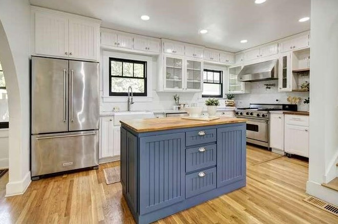 1515 41st St, Sacramento CA  95819-4042 exterior