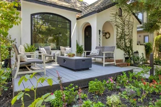 1515 41st St, Sacramento CA  95819-4042 exterior