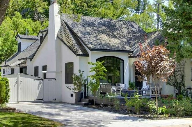 1515 41st St, Sacramento CA  95819-4042 exterior