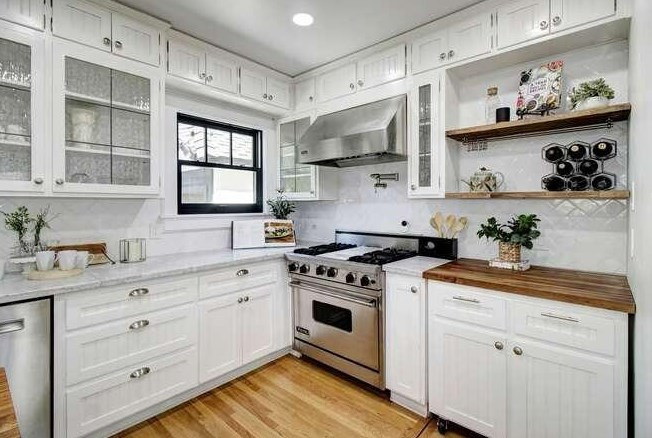 1515 41st St, Sacramento CA  95819-4042 exterior