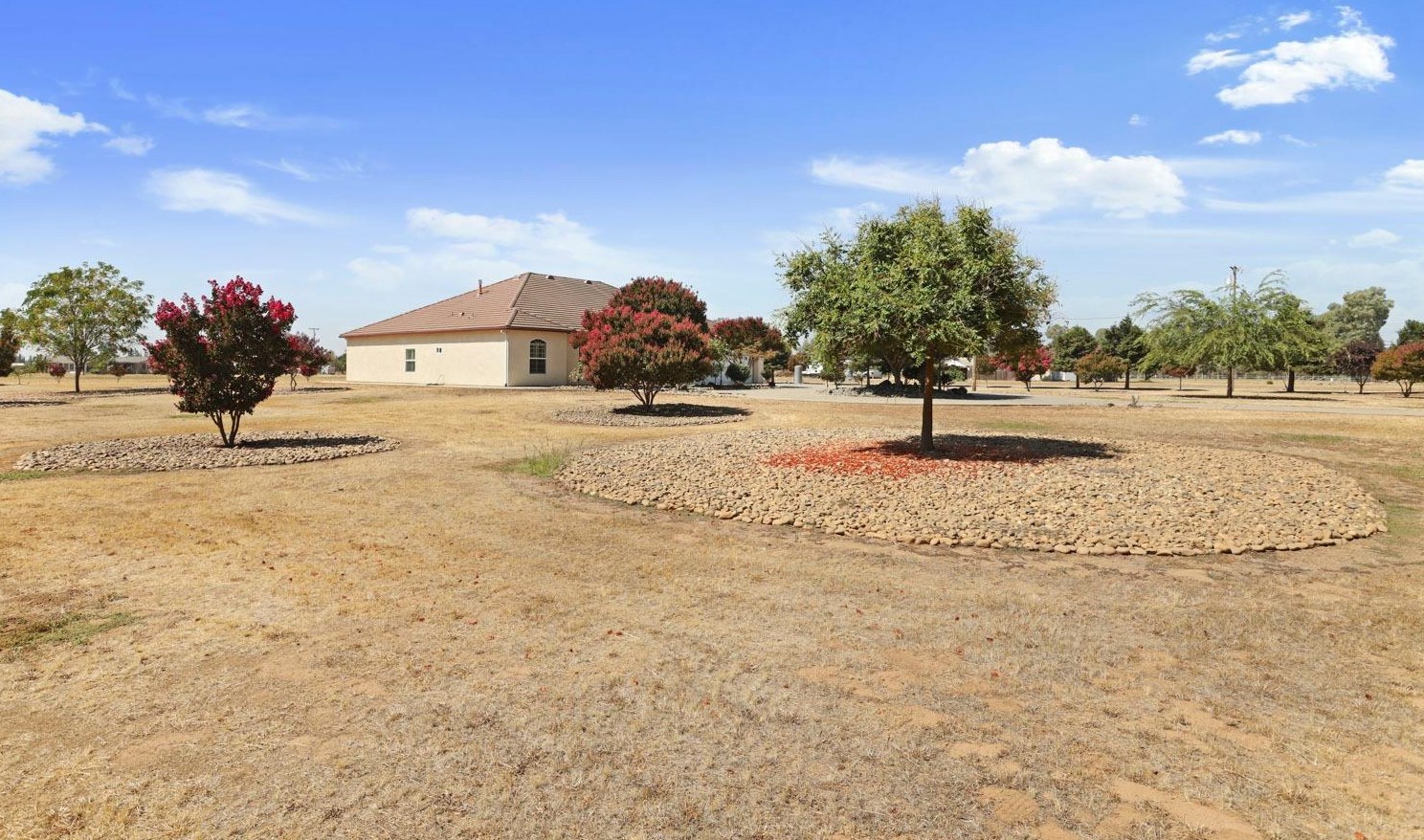 10090 E Collier Rd, Acampo, CA 95220