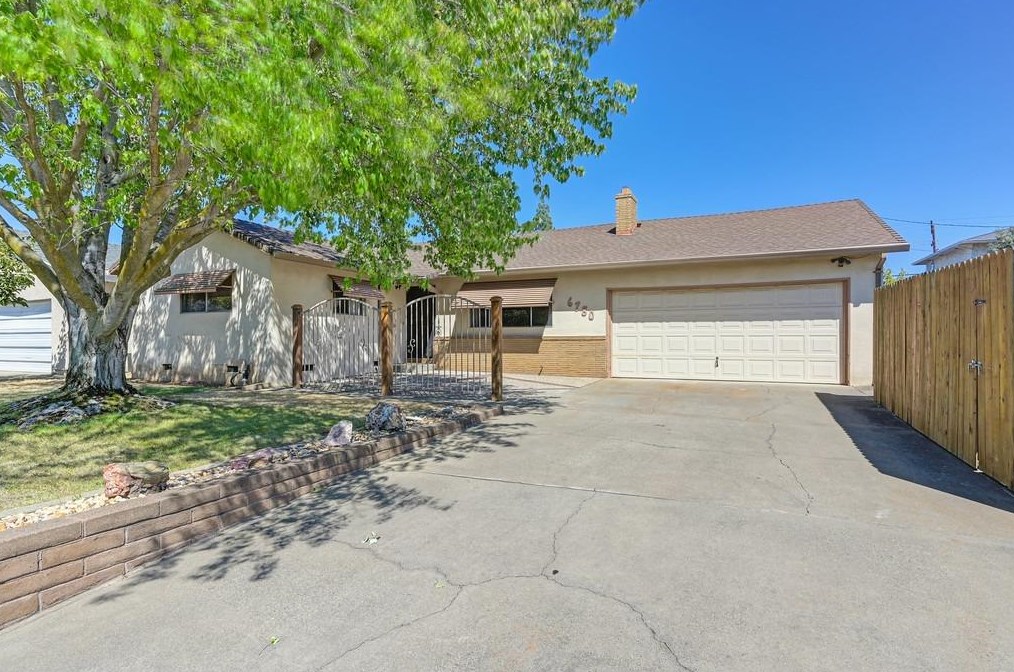 6780 9th Ave, Sacramento, CA 95820-2106