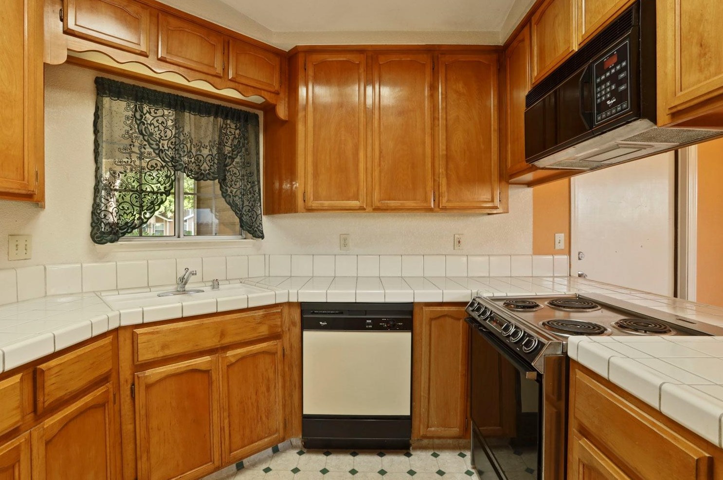 1967 Shadow Park Dr, Turlock, CA 95380