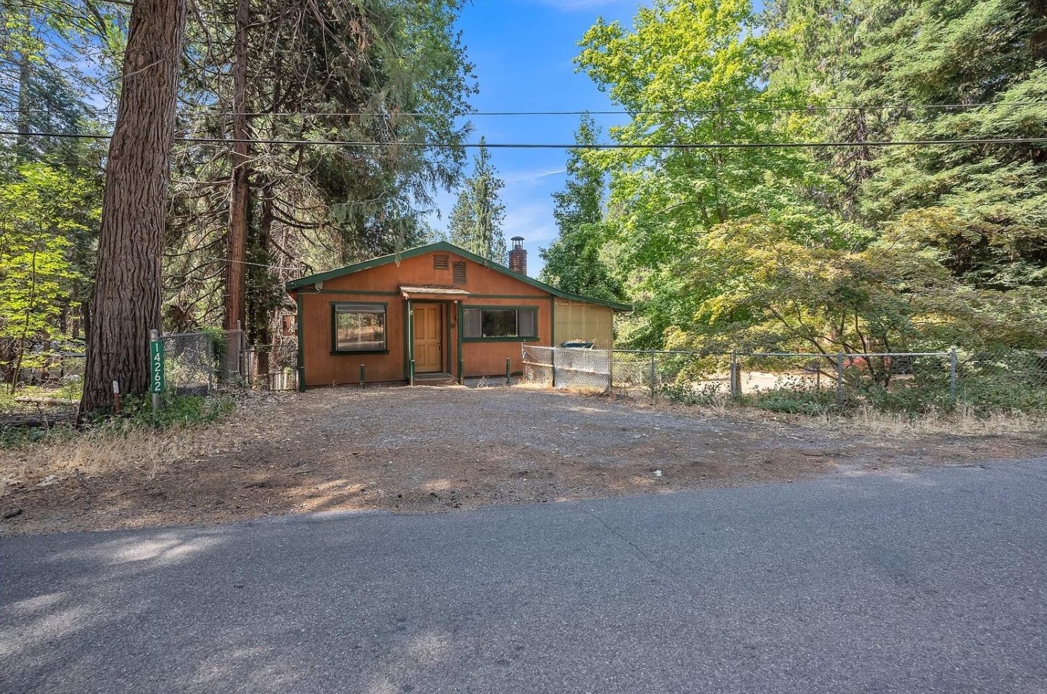 14262 Meadow Dr, Grass Valley, CA 95945-9065