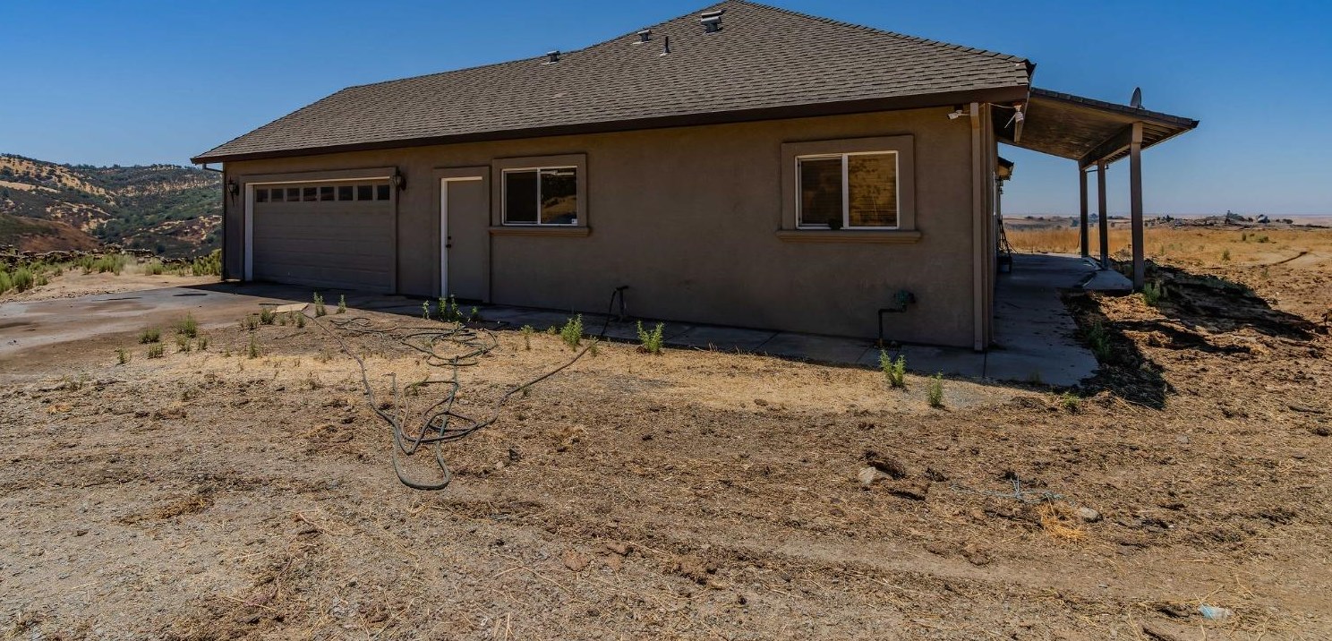 6700 Harding Rd, Valley Springs, CA 95252