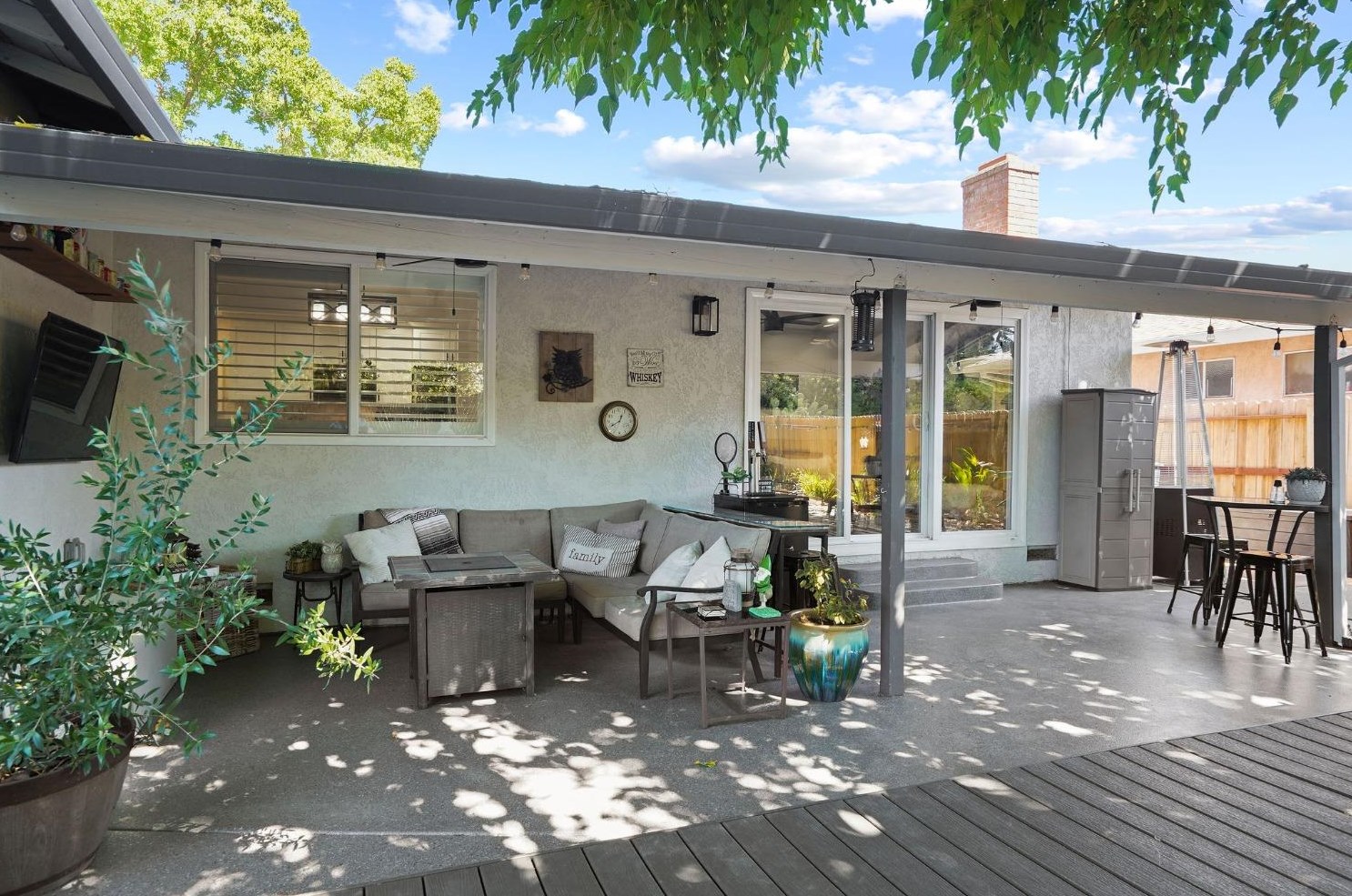 6290 14th St, Sacramento CA  95831-1806 exterior