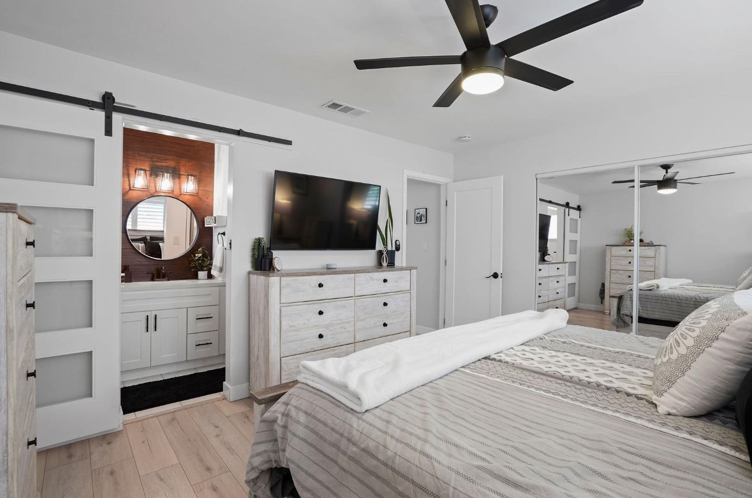 6290 14th St, Sacramento CA  95831-1806 exterior