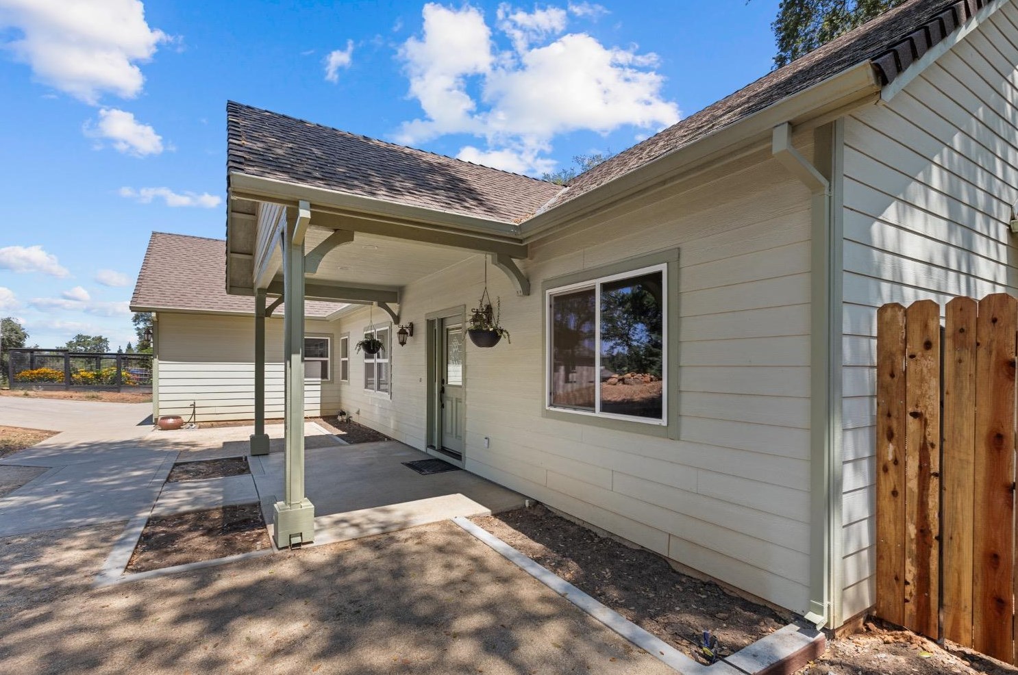 1611 Loma Verde Dr, Folsom, CA 95762