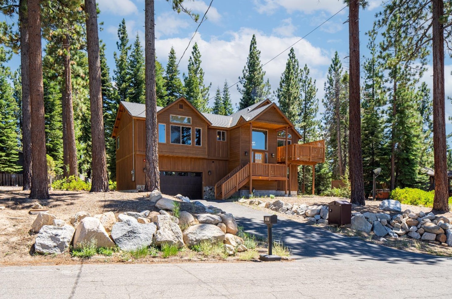 1827 Crystal Air Dr, South Lake Tahoe, CA 96150