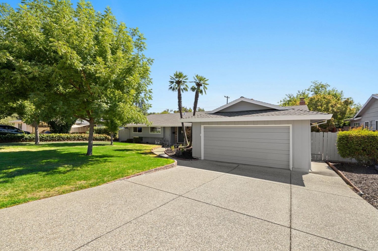 4318 Glenridge Dr, Carmichael, CA 95608