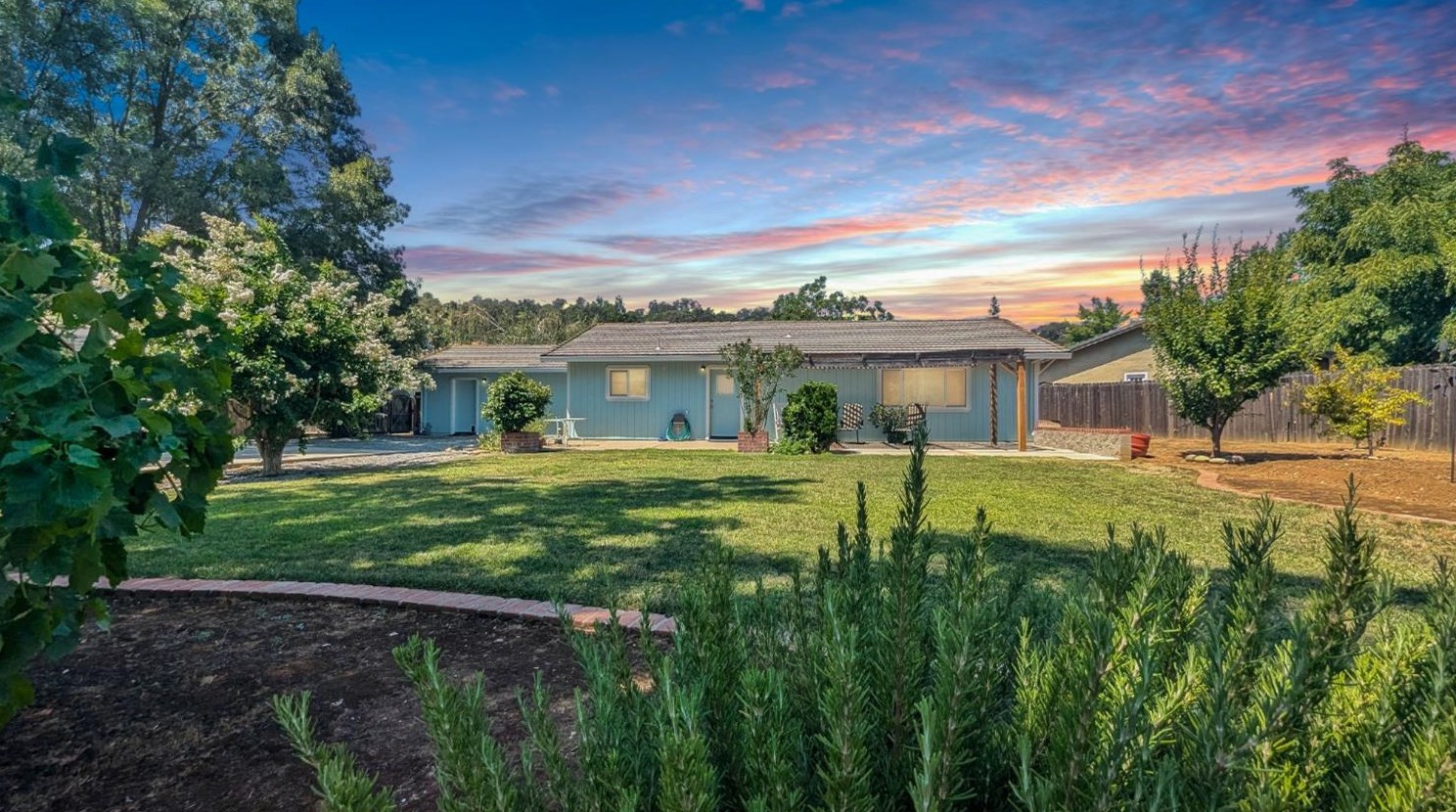2084 Quail Ct, Valley Springs, CA 95252