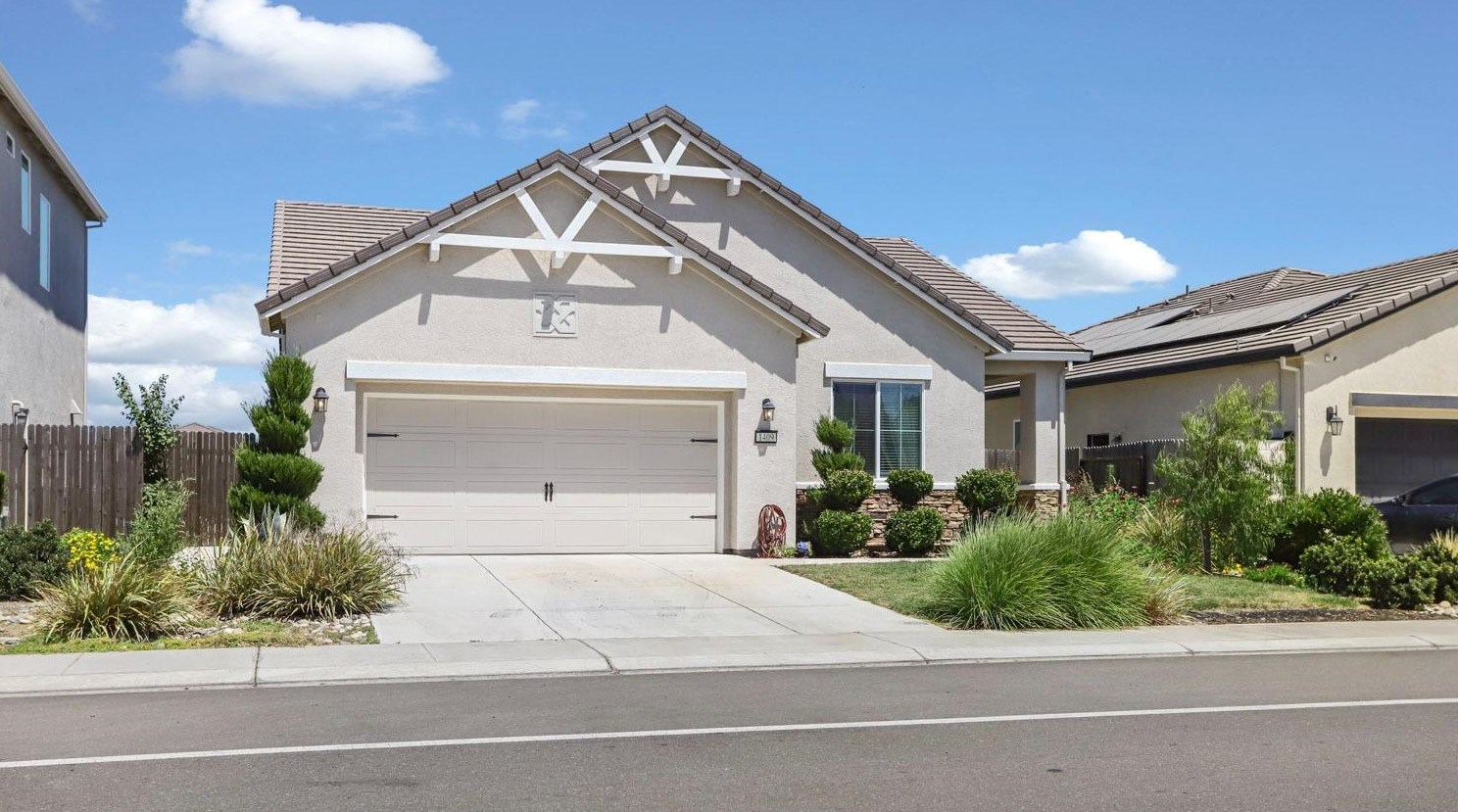 1409 Peach Ave, Manteca, CA 95337-9496