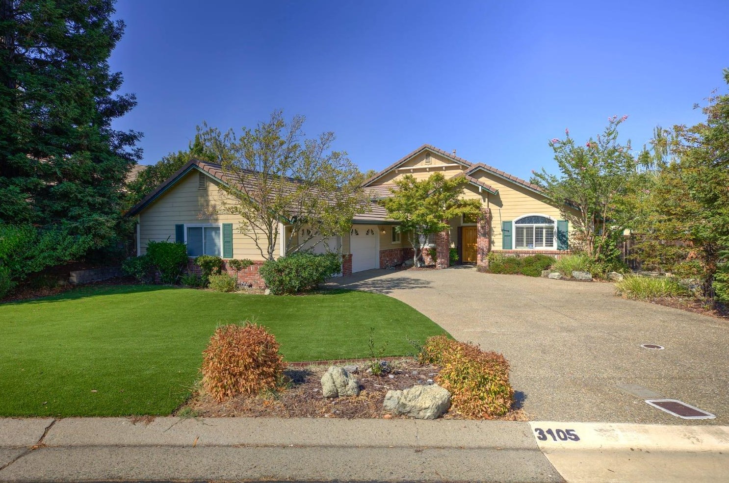 3105 Collingswood Dr, Folsom, CA 95762