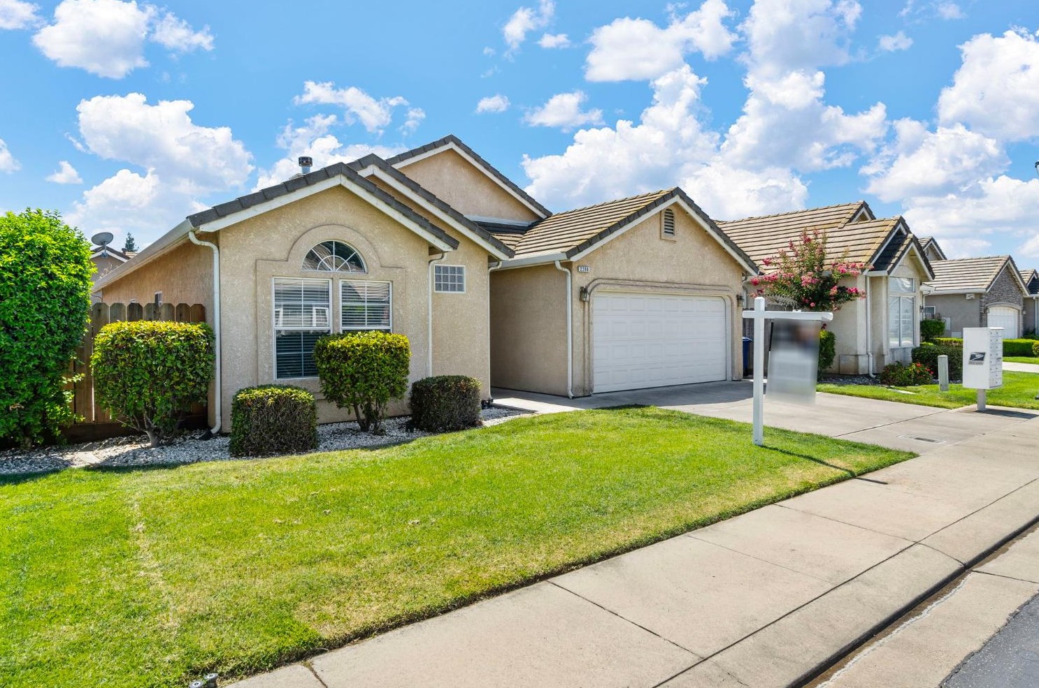 2208 Curzon Dr, Modesto, CA 95355