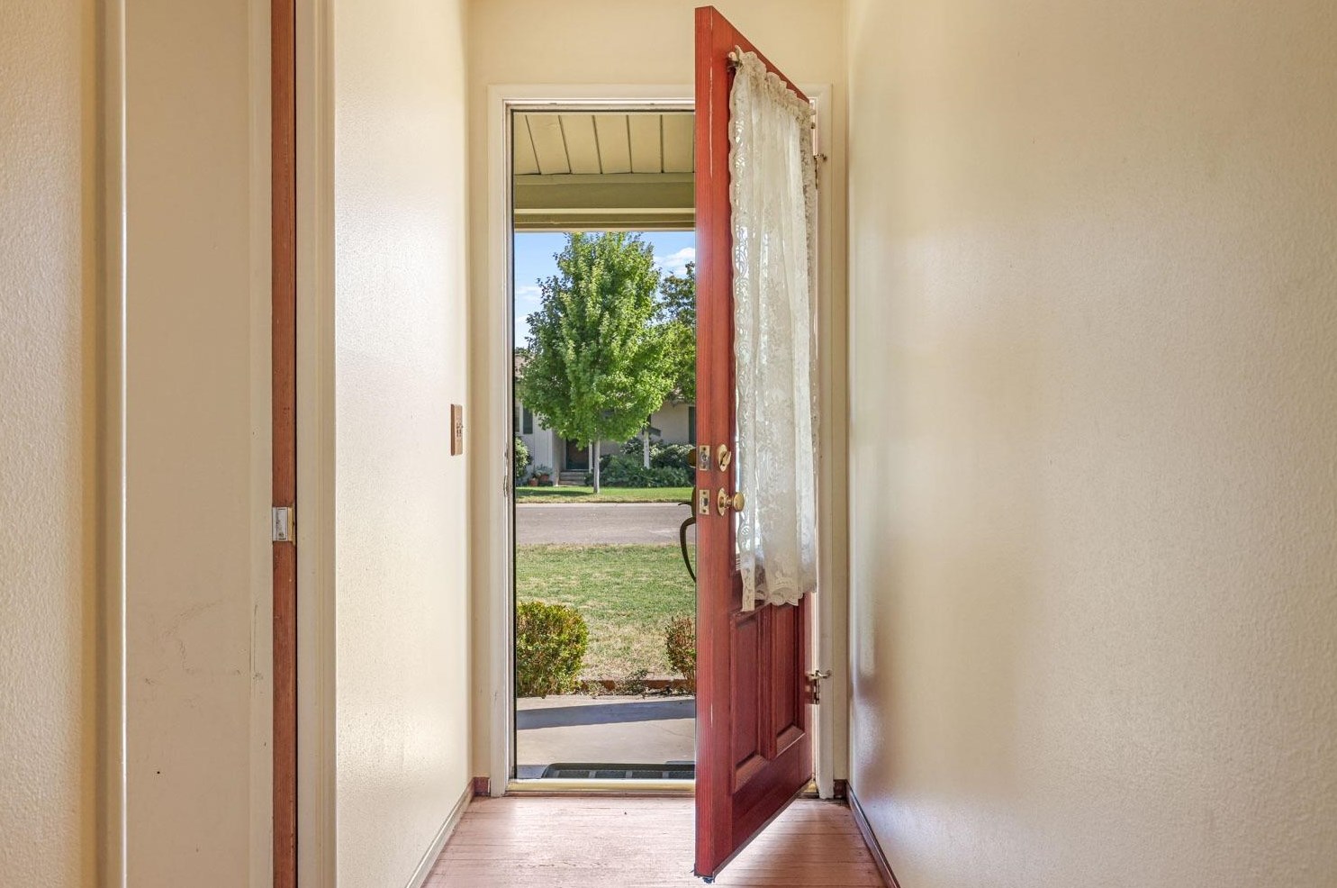 2441 El Camino Dr, Turlock CA  95380-3609 exterior