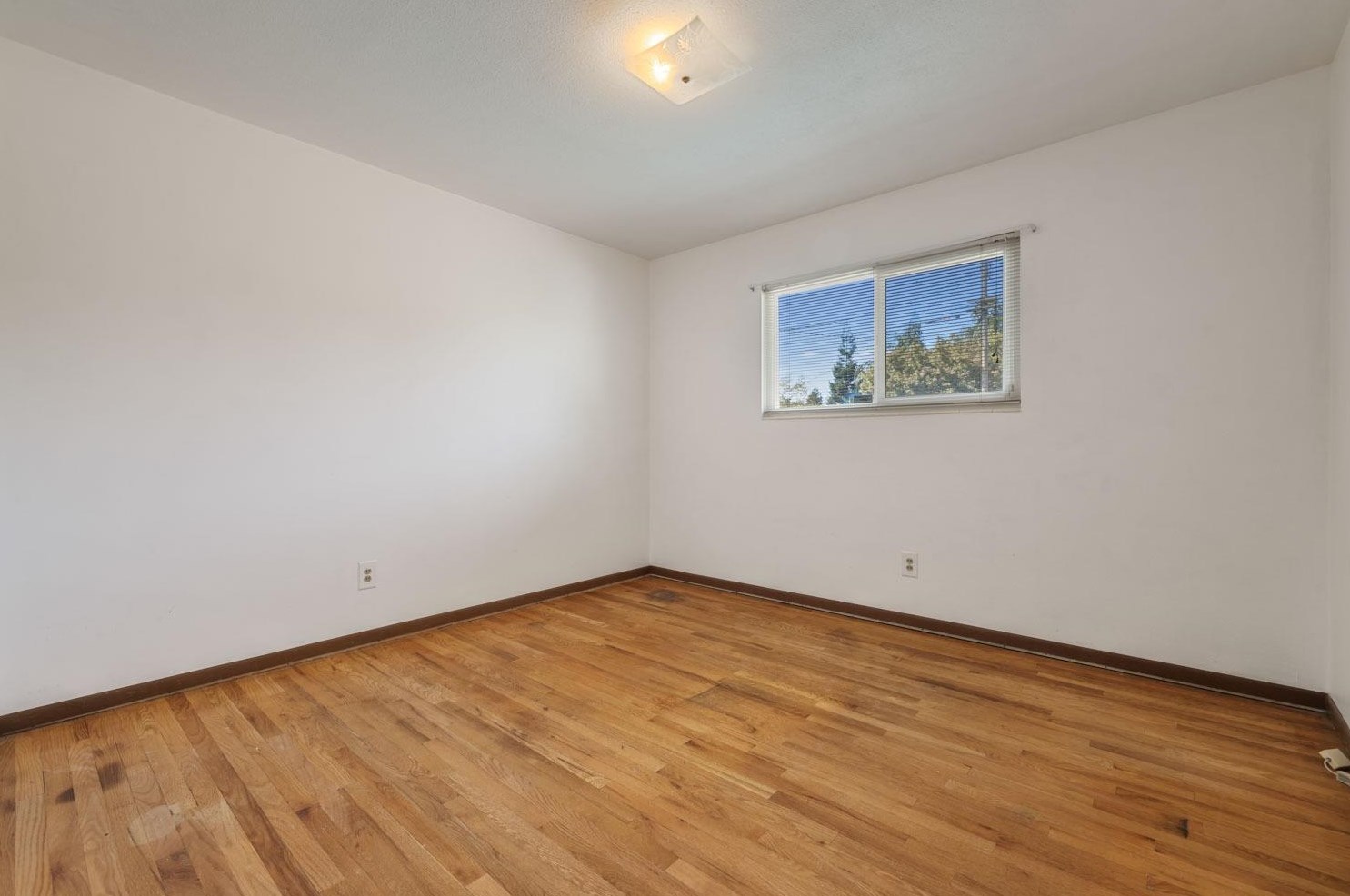 2441 El Camino Dr, Turlock CA  95380-3609 exterior