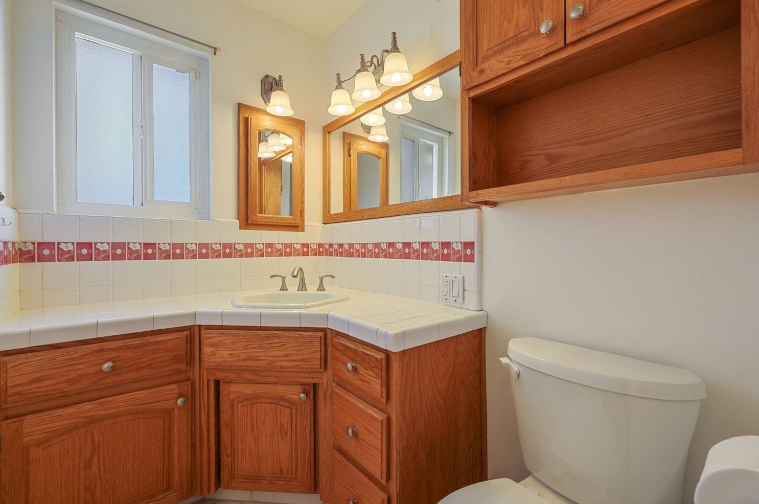 2441 El Camino Dr, Turlock CA  95380-3609 exterior