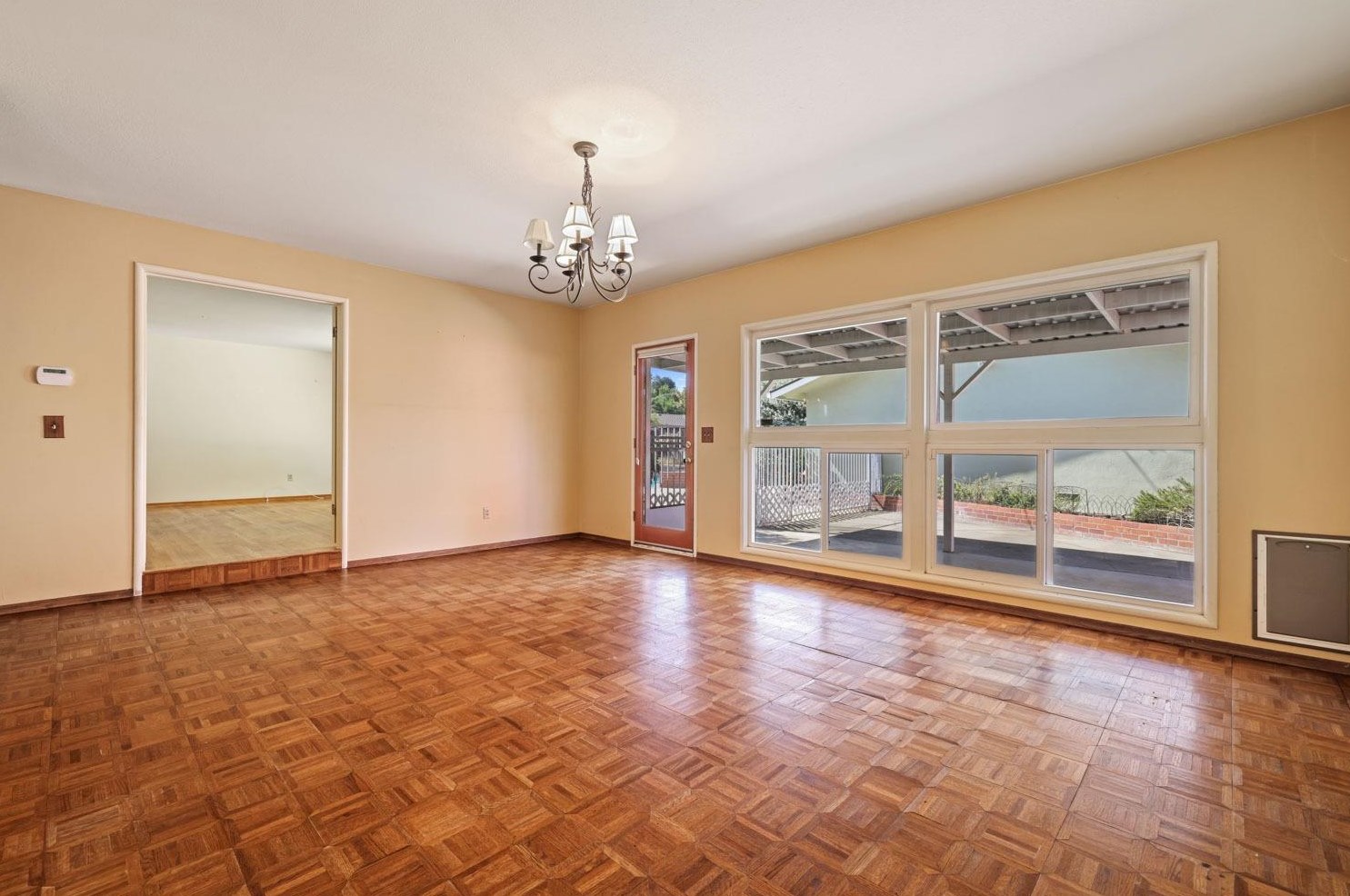 2441 El Camino Dr, Turlock CA  95380-3609 exterior