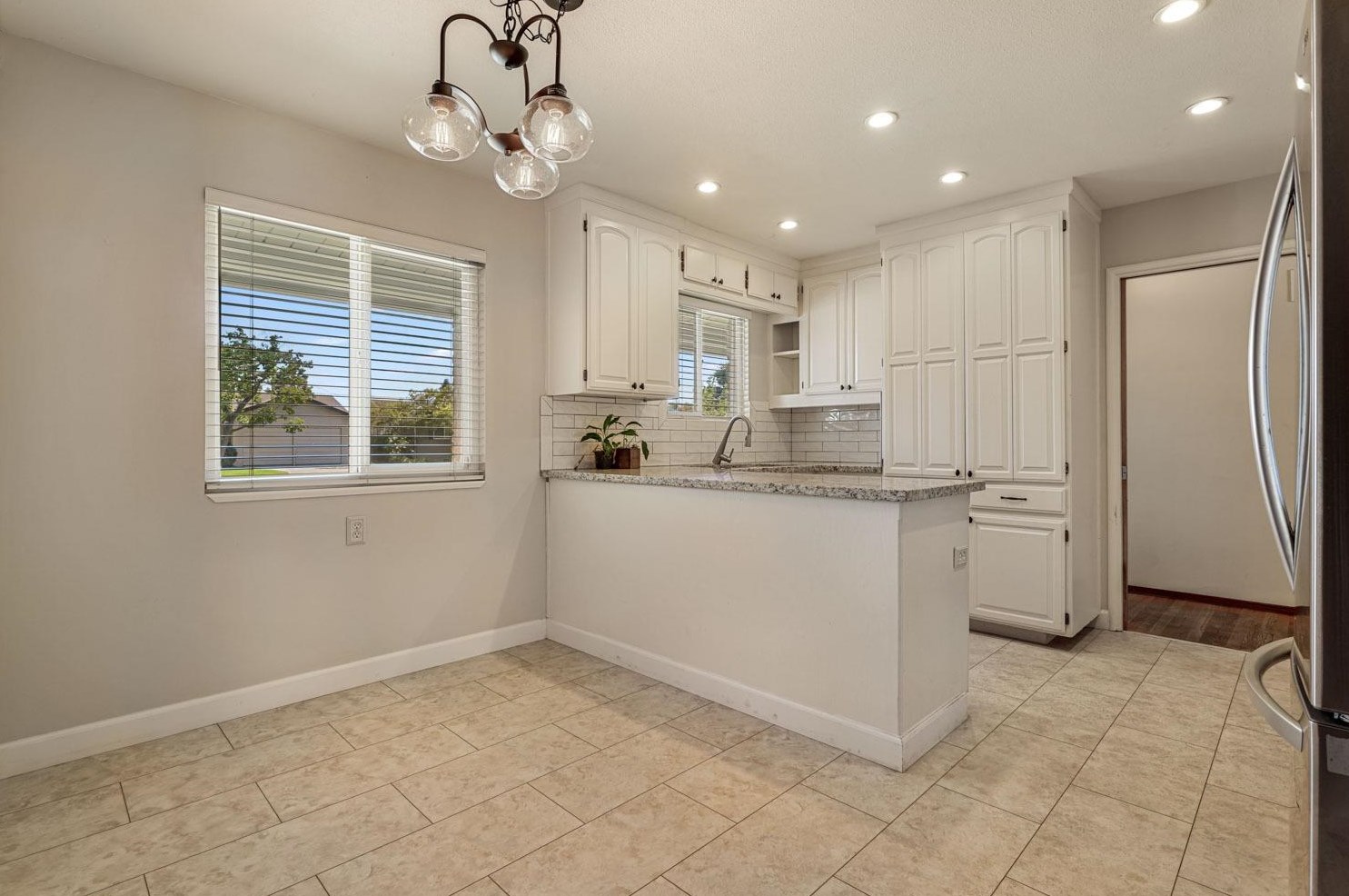 2441 El Camino Dr, Turlock CA  95380-3609 exterior