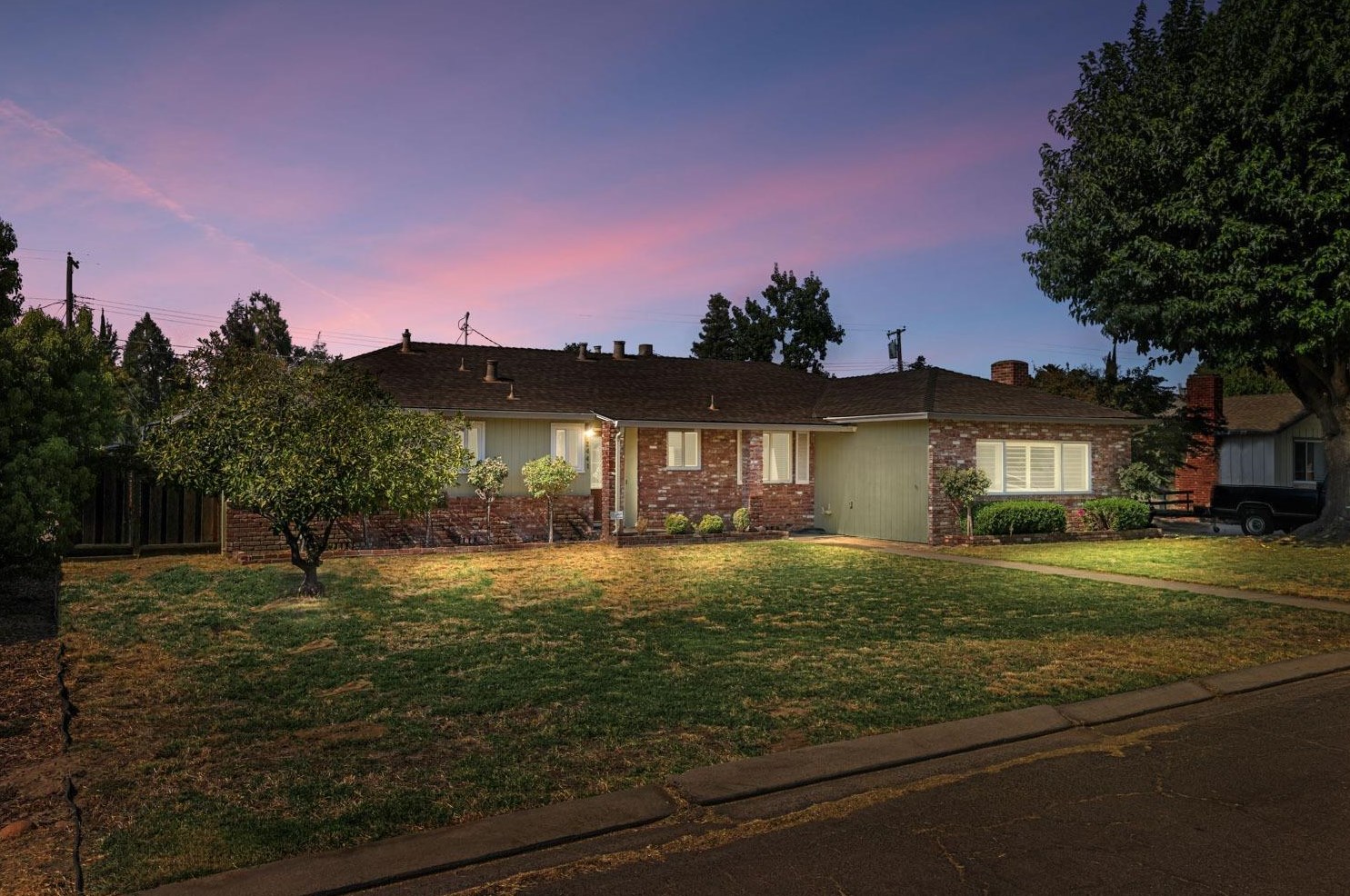 2441 El Camino Dr, Turlock, CA 95380