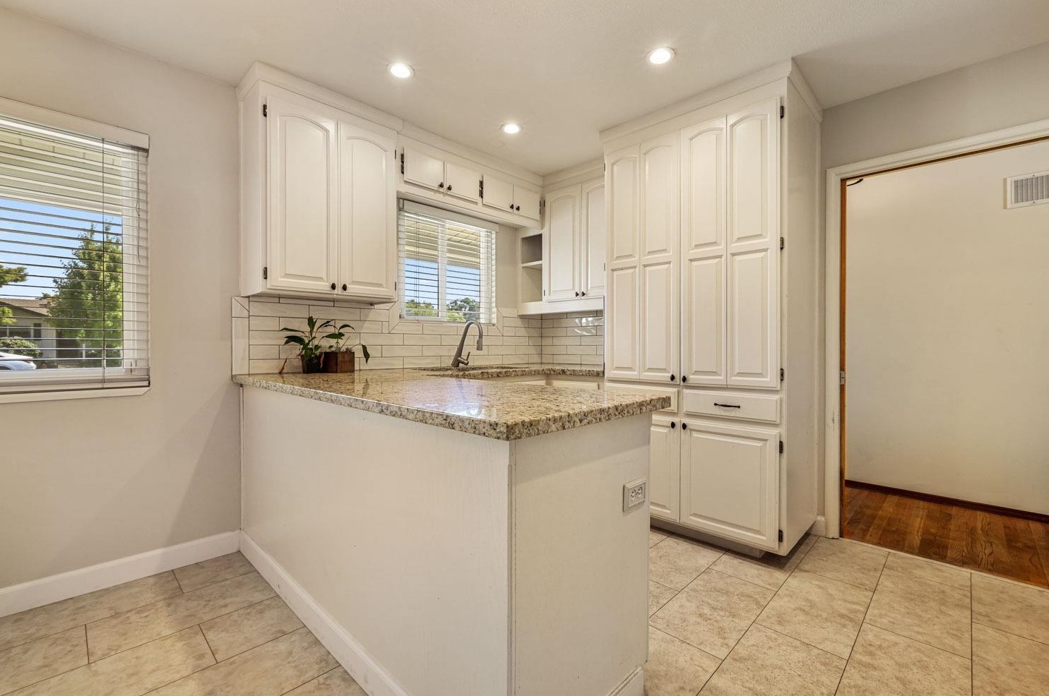 2441 El Camino Dr, Turlock CA  95380-3609 exterior