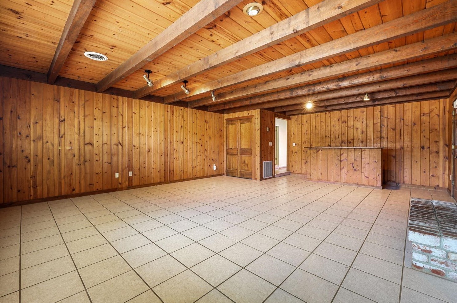 2441 El Camino Dr, Turlock CA  95380-3609 exterior