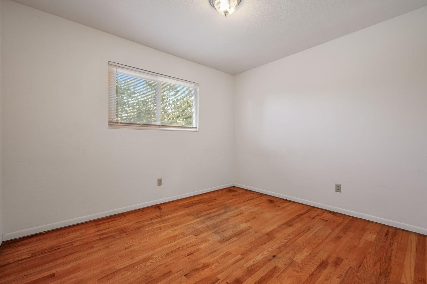 2441 El Camino Dr, Turlock CA  95380-3609 exterior