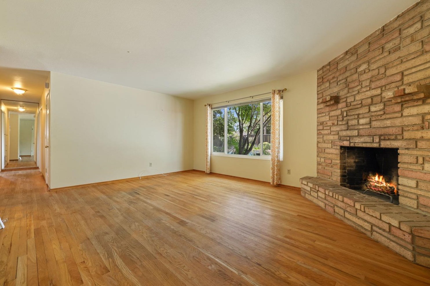 2441 El Camino Dr, Turlock CA  95380-3609 exterior