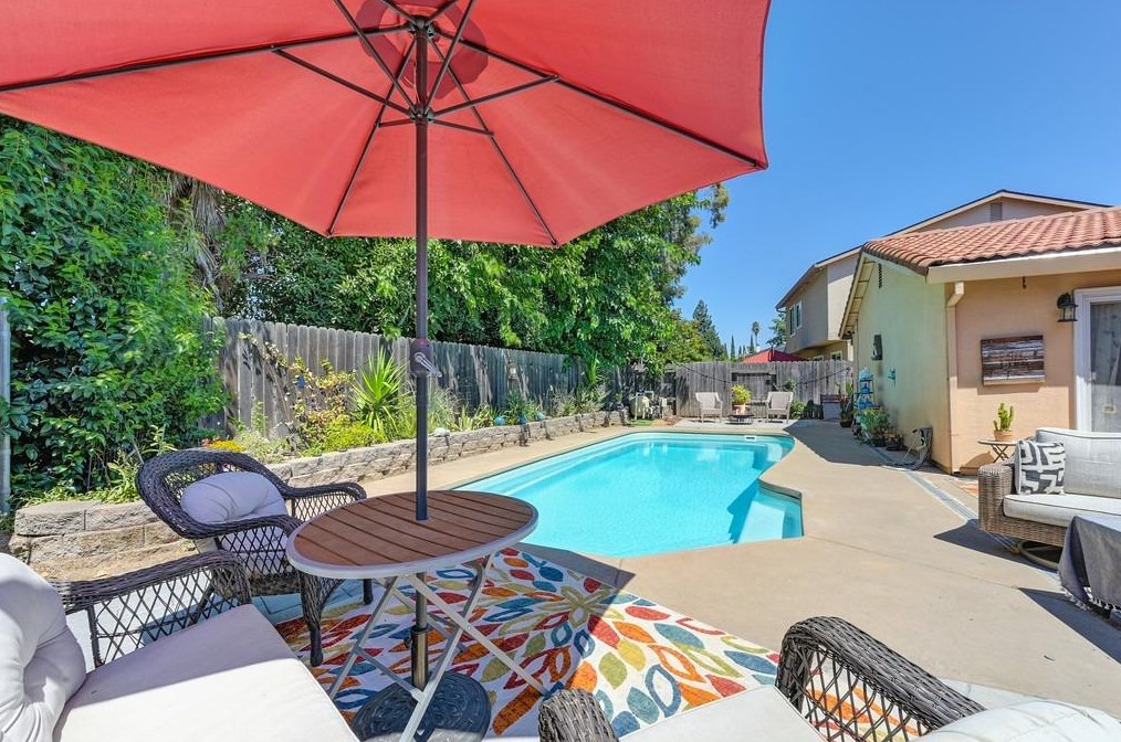 2919 Camarillo Dr, Sacramento CA  95833-1732 exterior