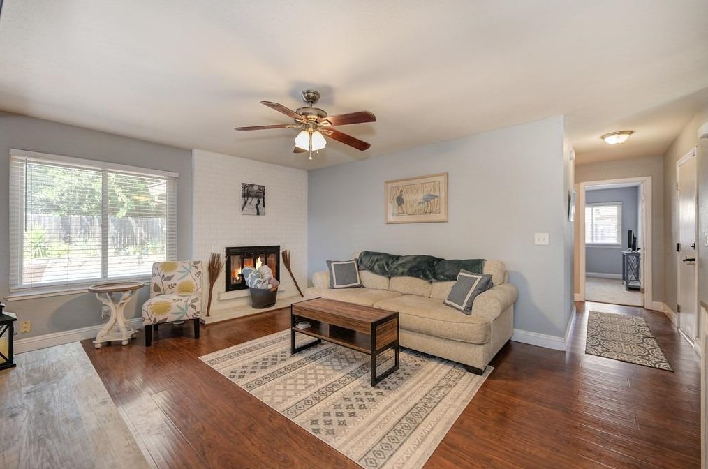 2919 Camarillo Dr, Sacramento CA  95833-1732 exterior
