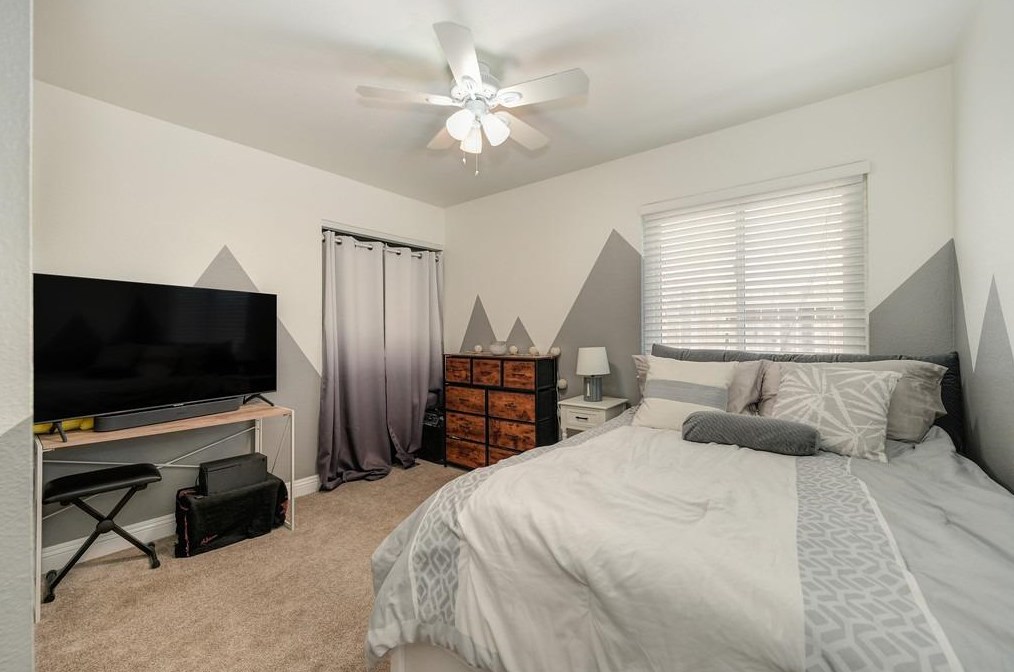 2919 Camarillo Dr, Sacramento CA  95833-1732 exterior