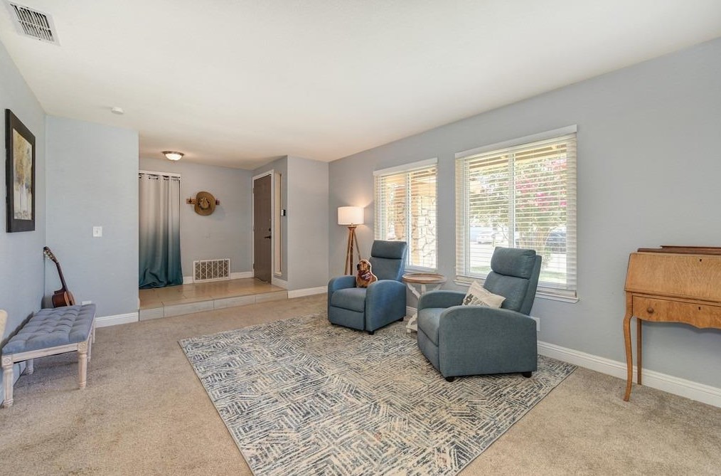 2919 Camarillo Dr, Sacramento CA  95833-1732 exterior