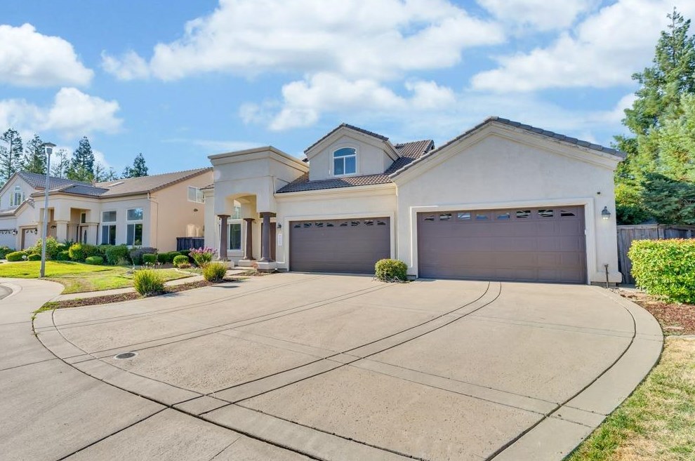 8555 Patrickswell Ct, Elk Grove, CA 95624
