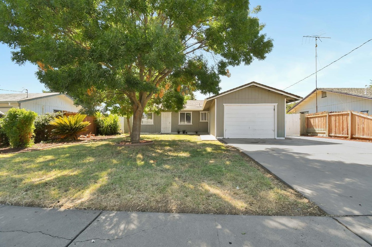 2883 3rd St, Biggs, CA 95917