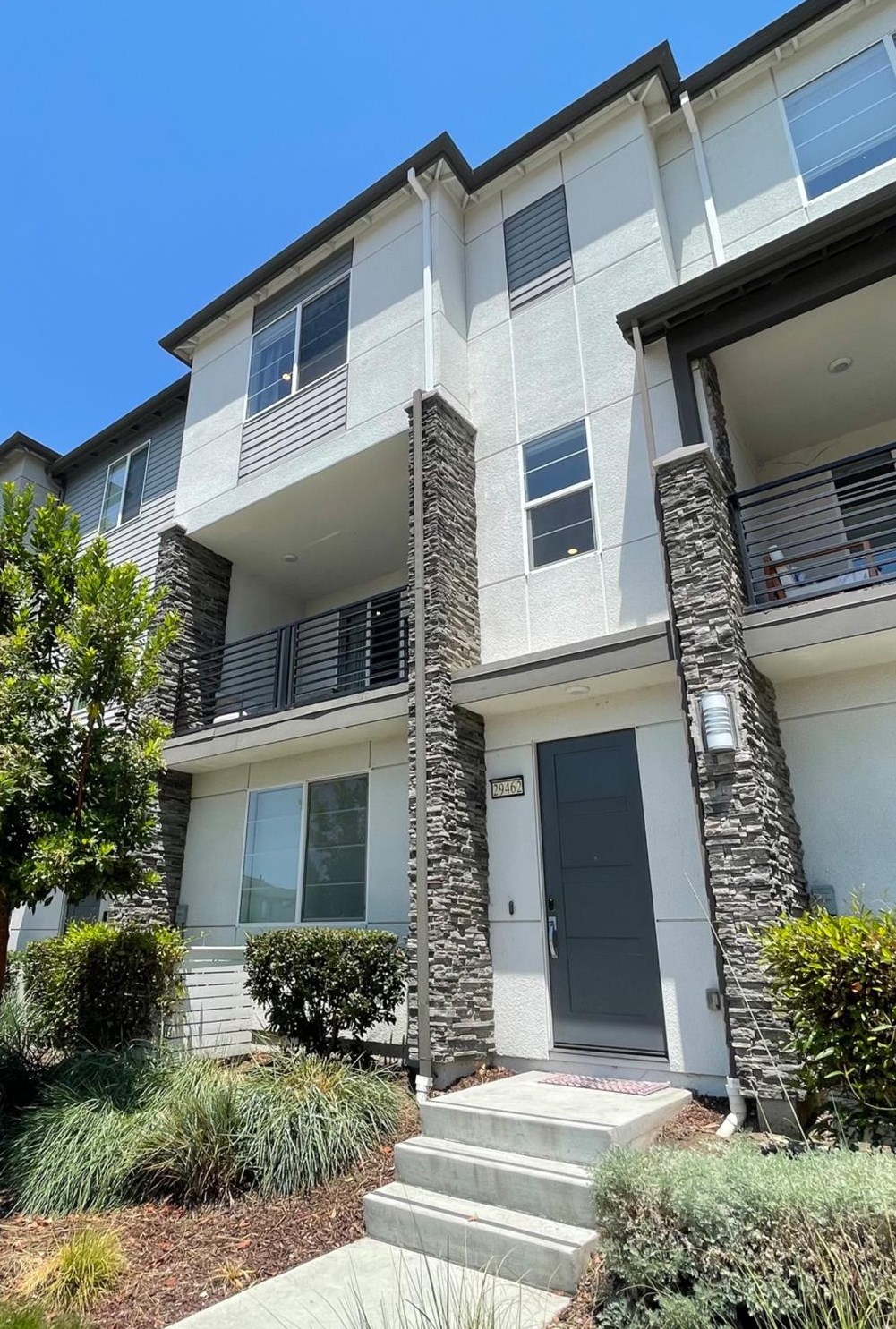 29462 Dixon St, Hayward, CA 94544-6109